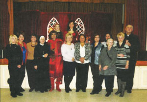 Oshawa. Aktorzy z Gdańska, ks.Proboszcz S.Rakiej, Grono  Nauczycielskie z Oshawy i s. Dolores z Peterborough